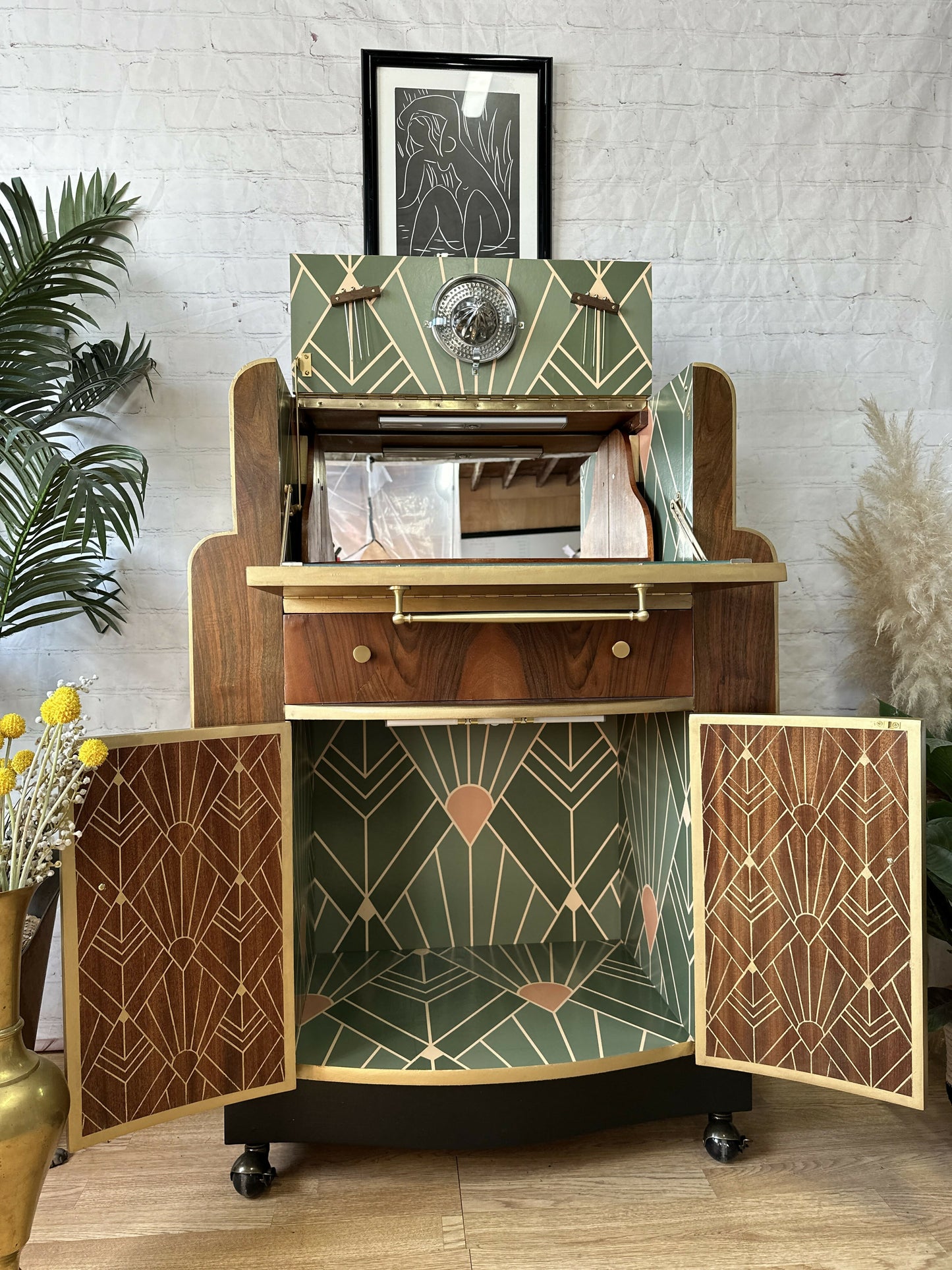 Cocktail Cabinet, Vintage Drinks Bar, Art Deco,1930’s Drinks Unit, Retro Bar, Walnut MADE TO ORDER
