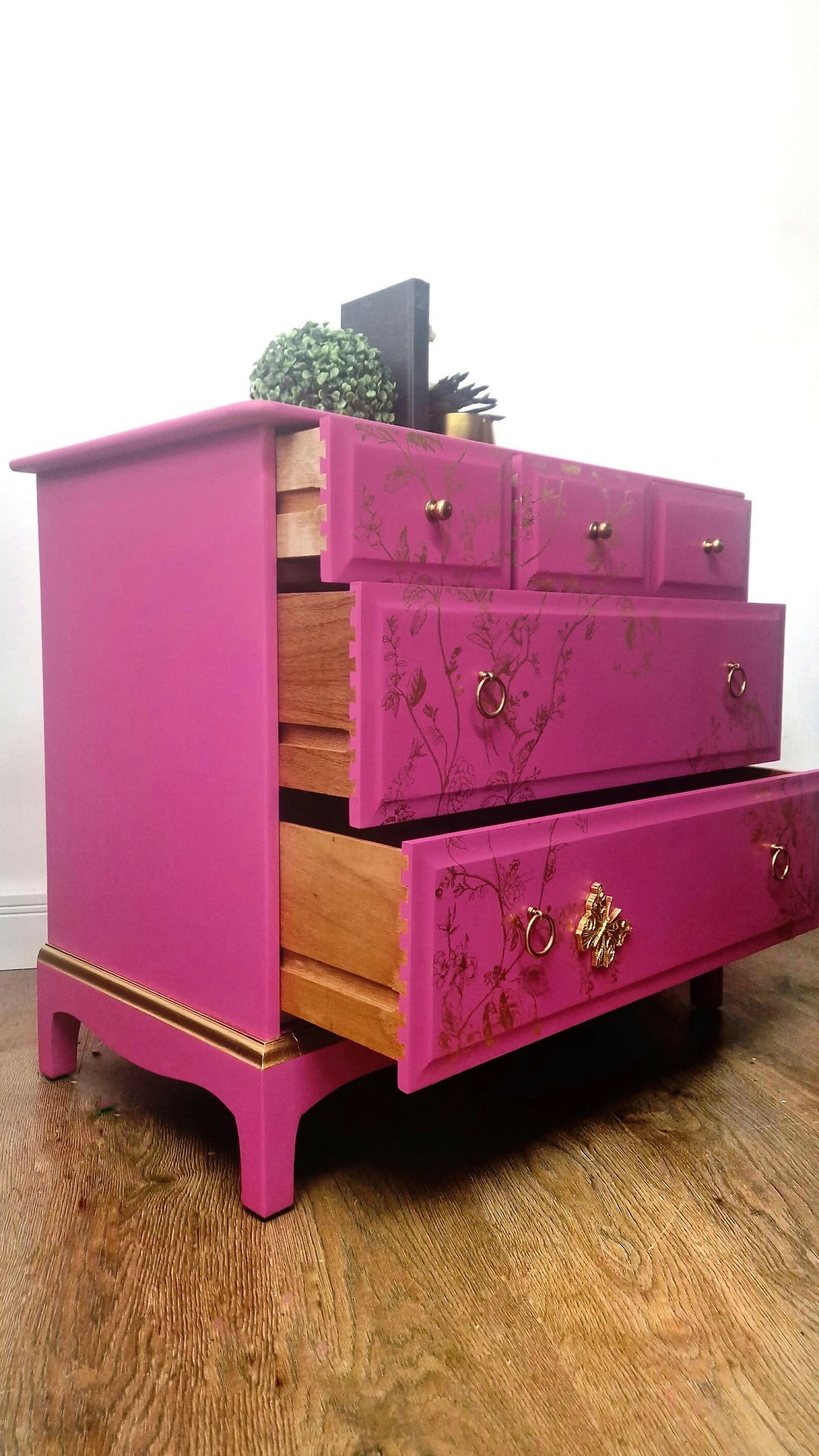Stag chest of drawers in hot pink and gold