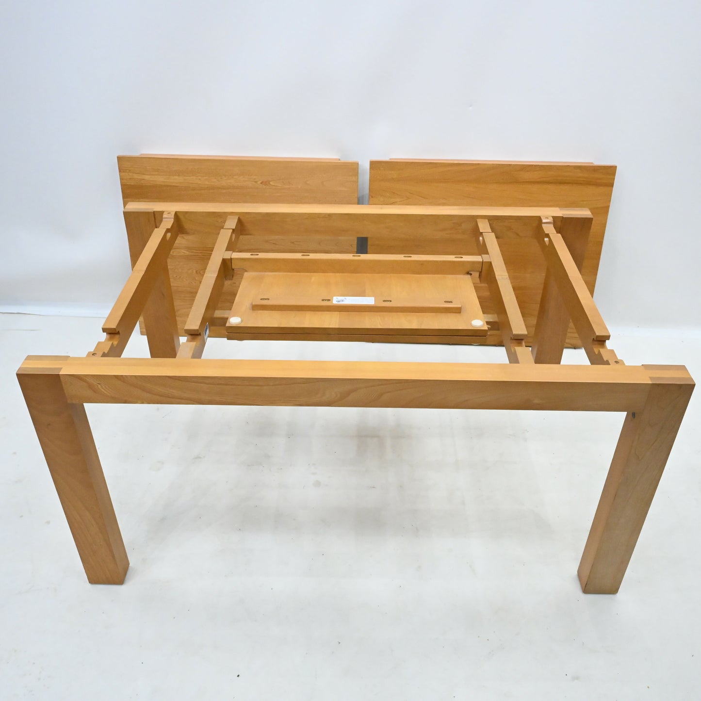 Ercol Latitude Extending Dining Table Ercols Light Finish FREE UK Delivery*. SBR10168/0603E