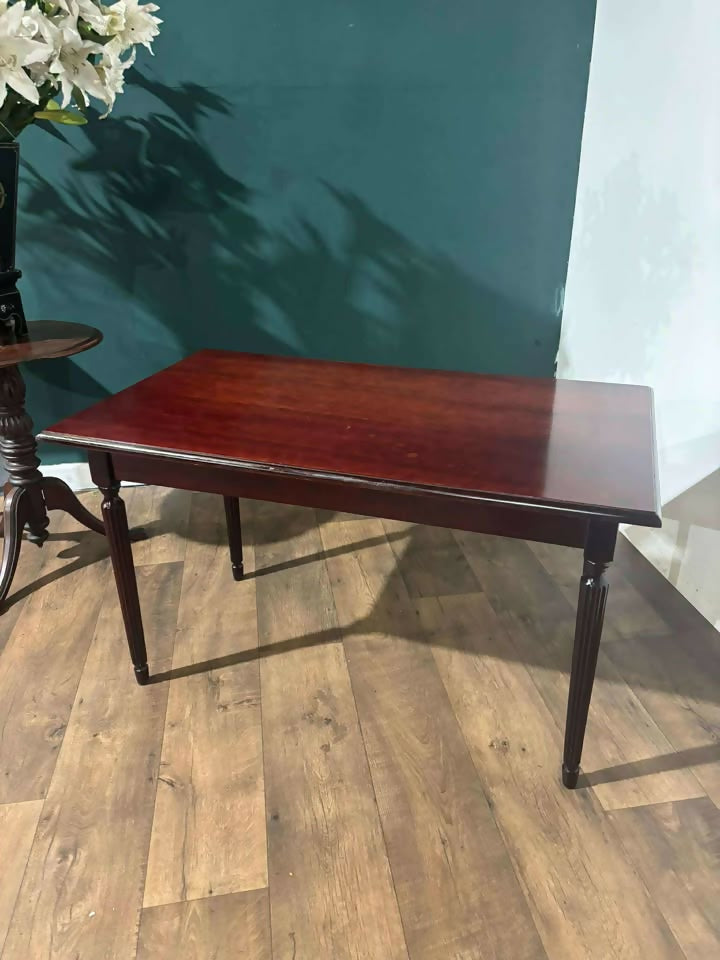 Reproduction Mahogany Side Tablegf