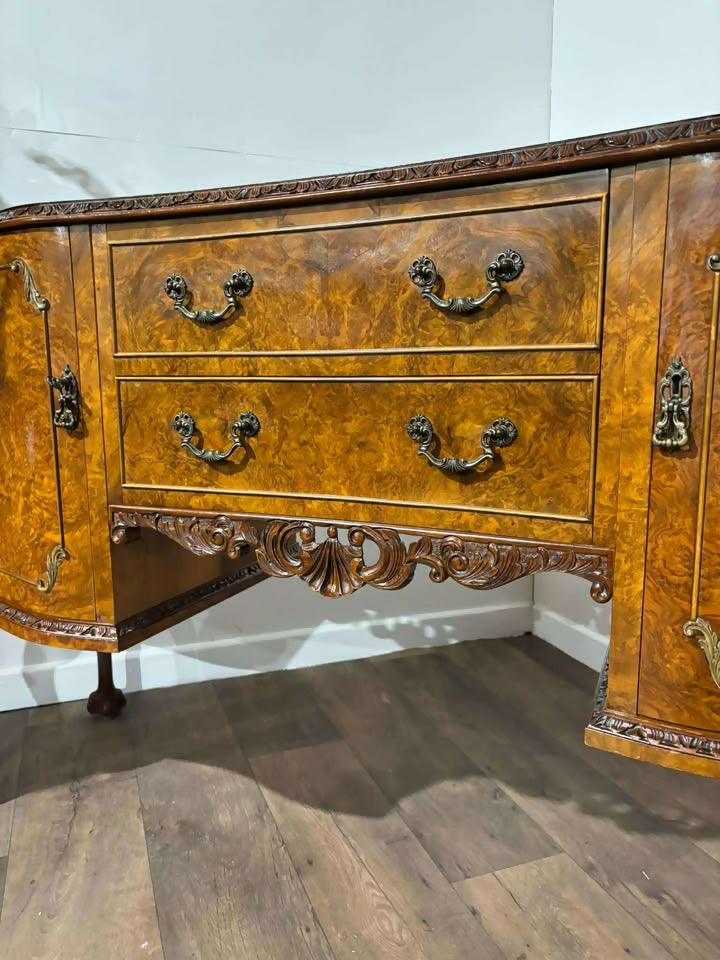 Vintage Burr Walnut Veneered Sideboard zx