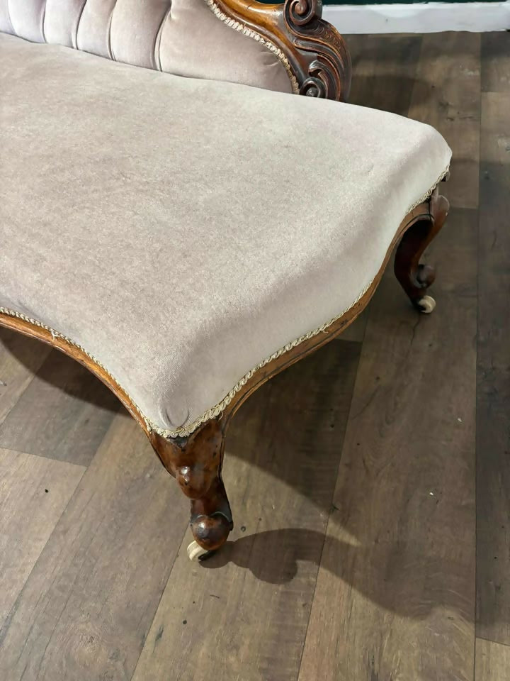Victorian Mahogany Chaise Longueb
