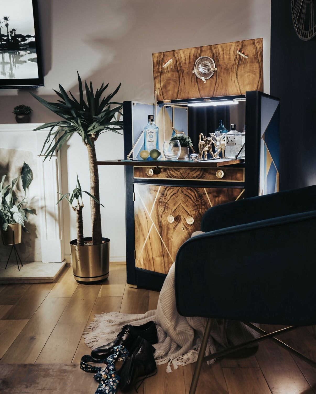 Cocktail cabinet/ Drinks Cabinet Art Deco cocktail bar