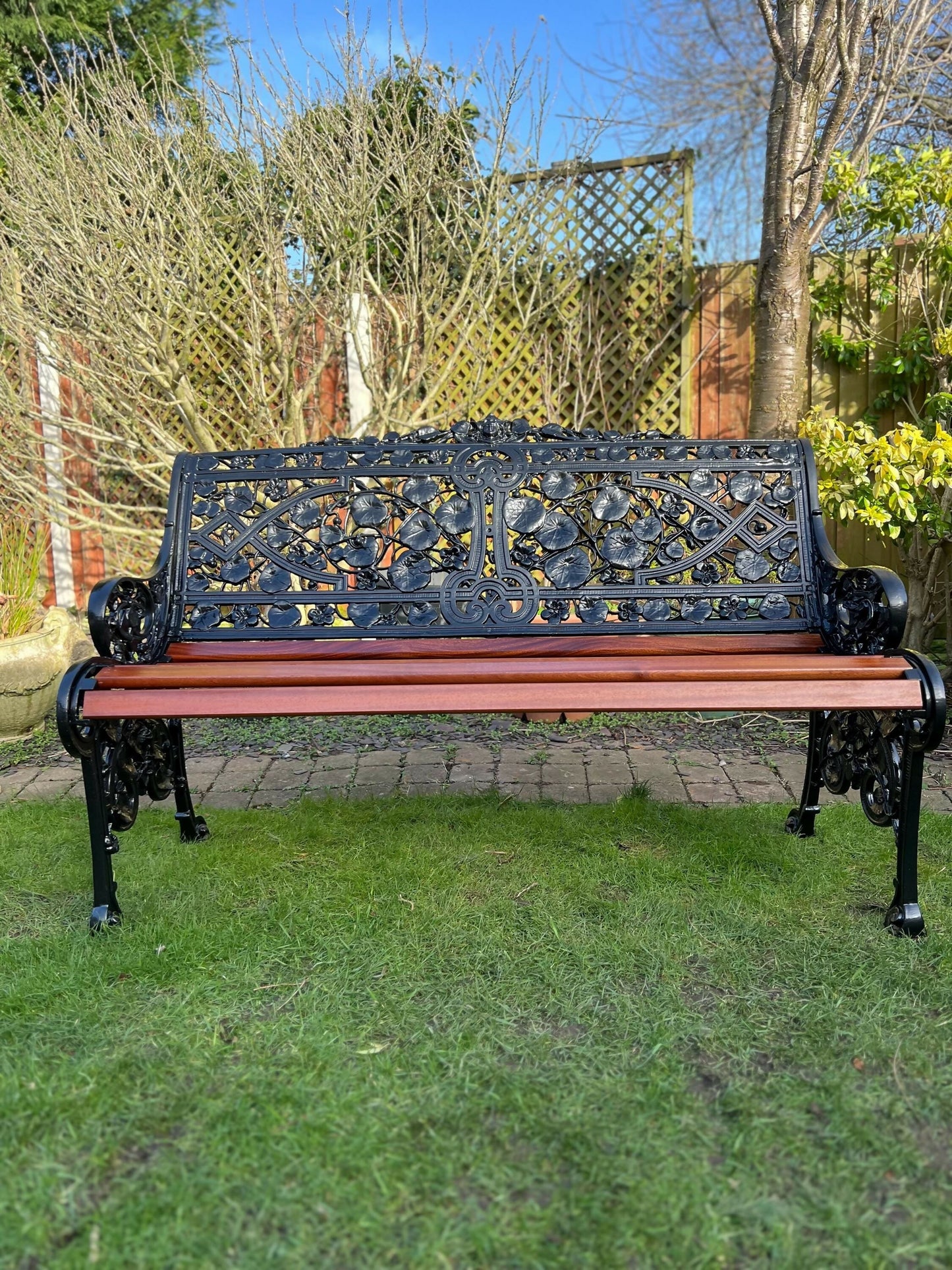 Coalbrookdale Nasturtium Garden Bench in Green with Sapele Slats