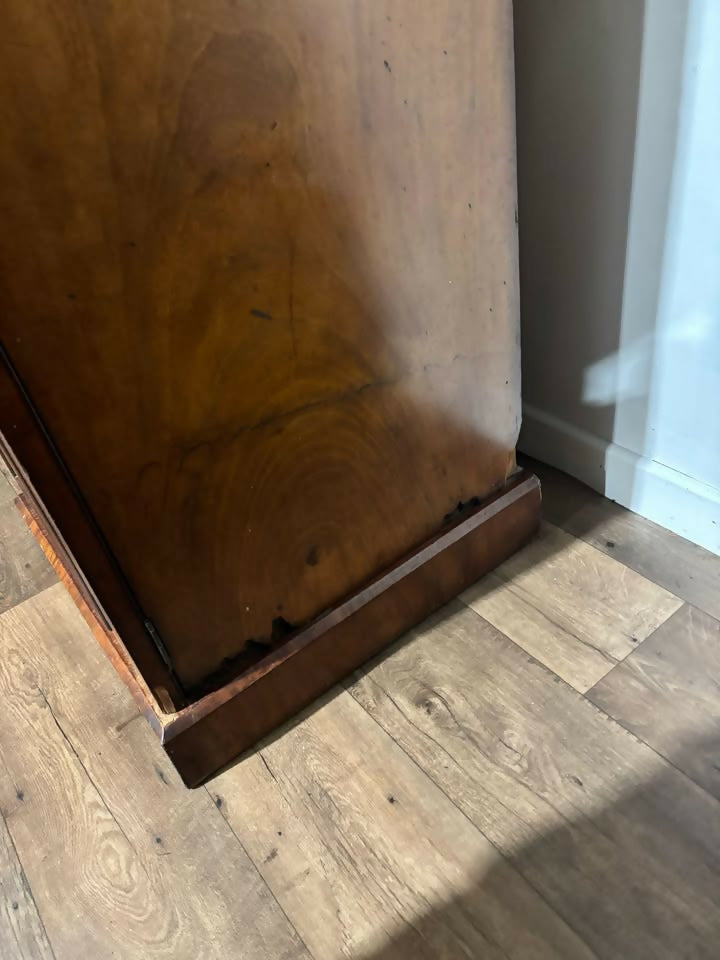 Victorian Gentleman's Sentry Wardrobe2