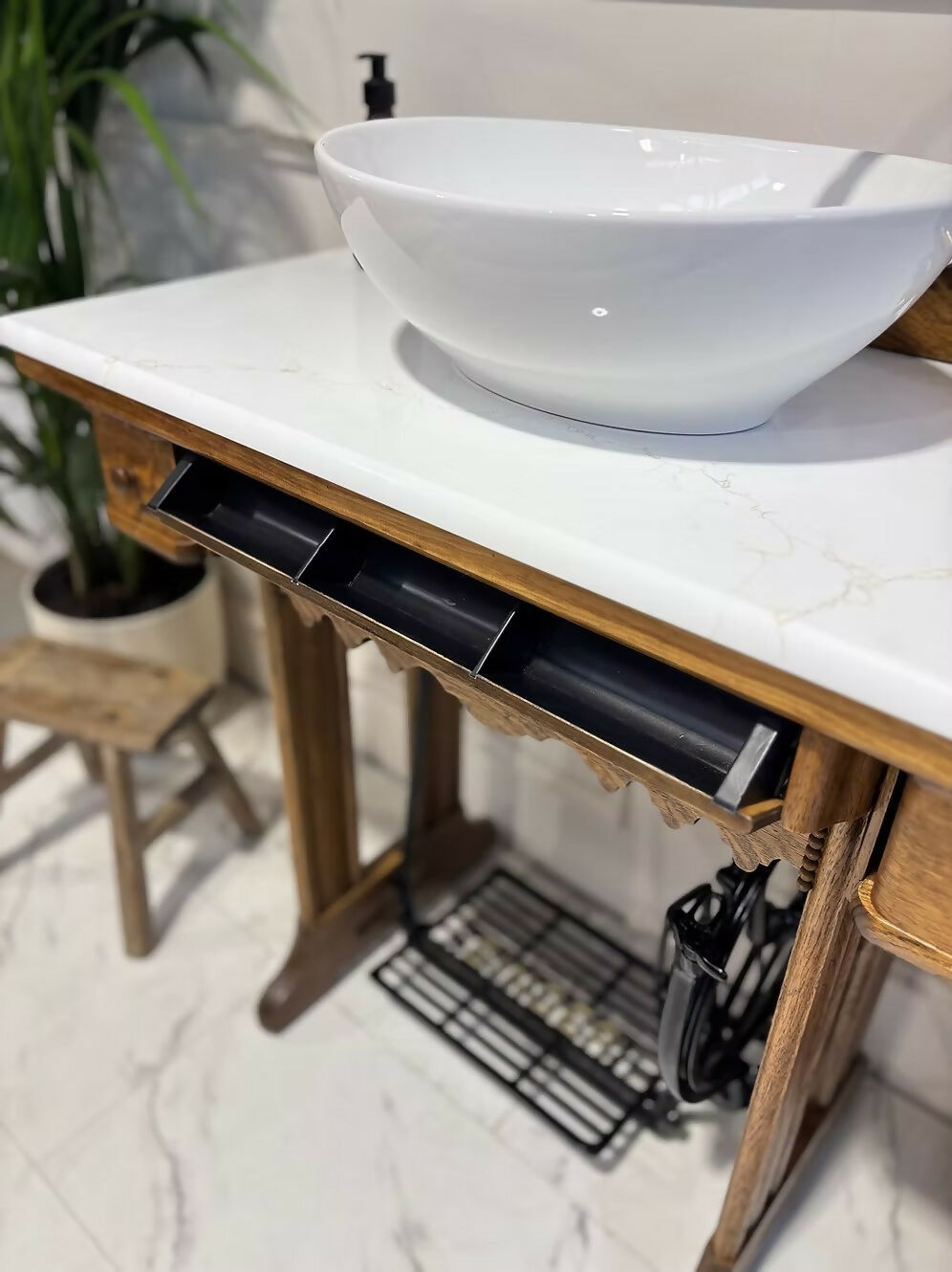 Traditional Bathroom Vanity Unit - Lady Jane Grey