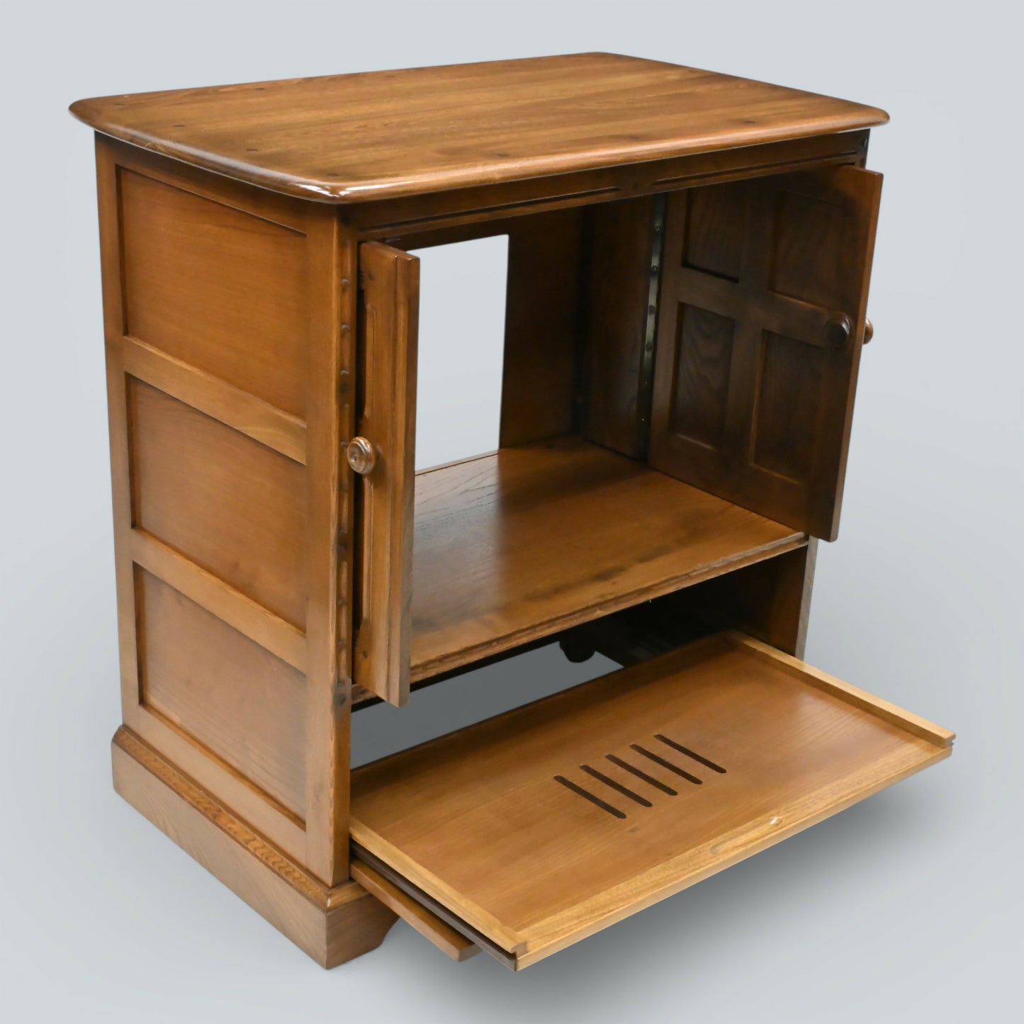 Ercol Mural TV Video Cabinet Golden Dawn Hideaway Doors Model 839 FREE Delivery
