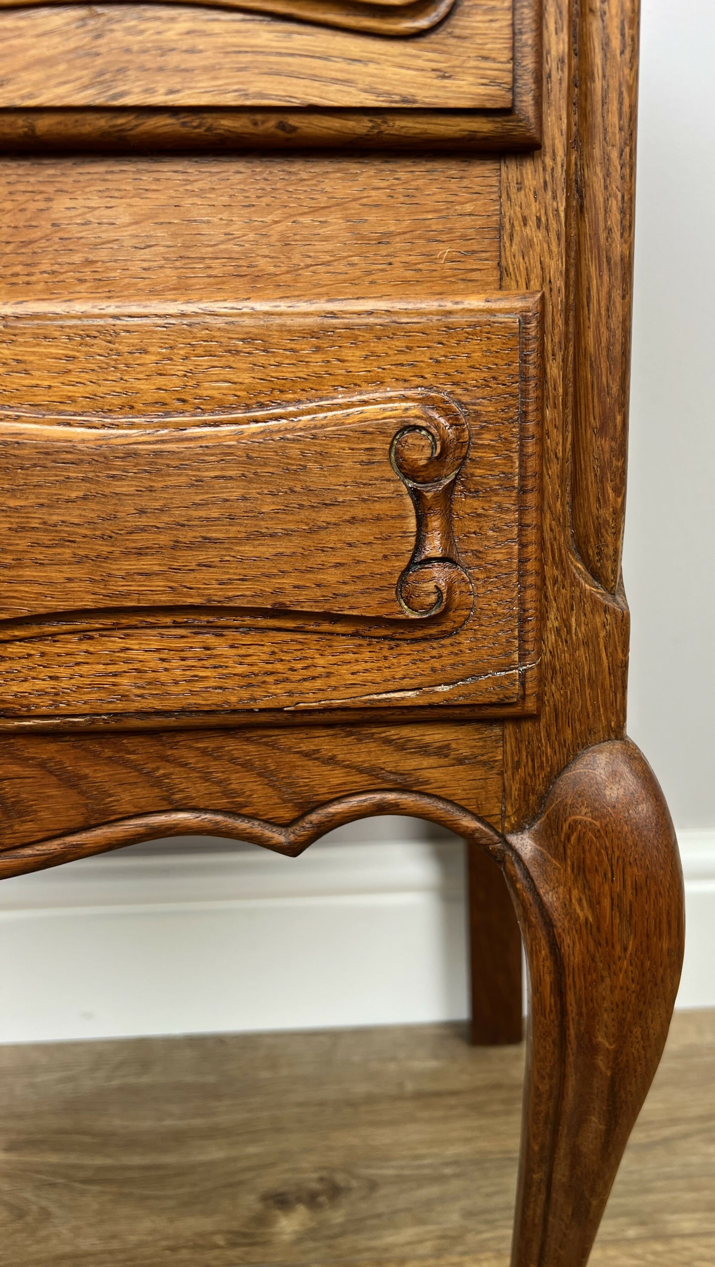 Bedside Table Vintage French Louis Style Oak Nightstand Carved Cabinet LOT 6301