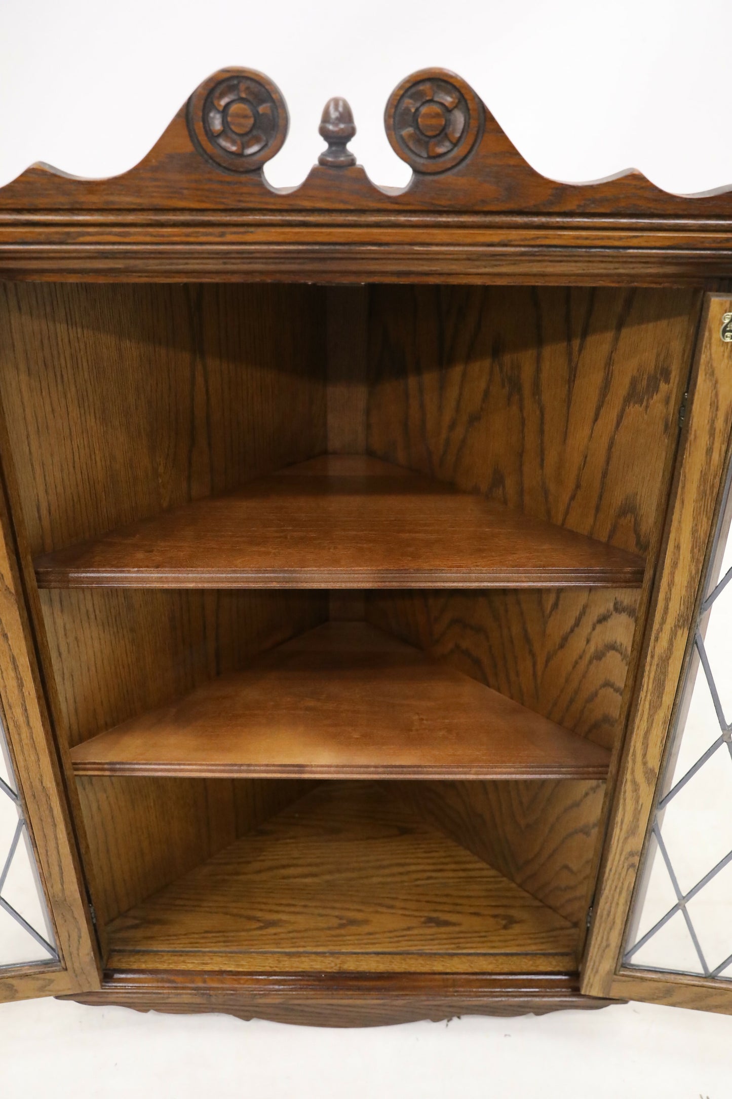 Old Charm Oak Hanging Corner Display Cabinet in Light Oak #1914 FREE UK Delivery. SBR9260/2006D