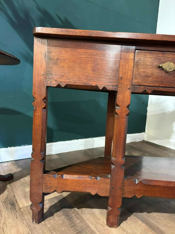 Arts & Crafts Two Tier Console Tablez
