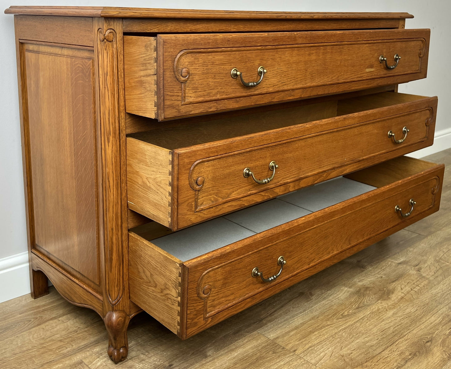 Chest of Drawers Vintage French Louis Oak 3 Drawers Carved Cabinet LOT 6265