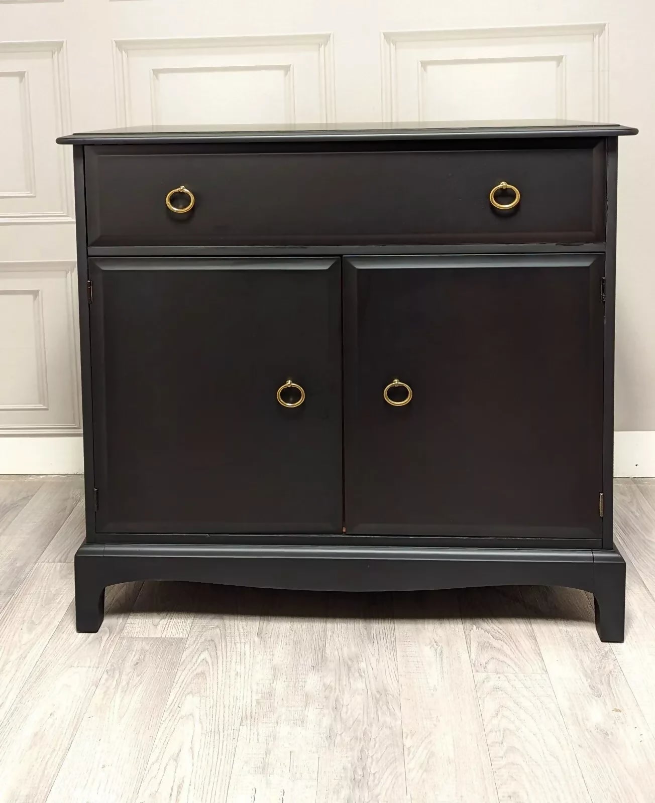 STAG Minstrel Drinks Sideboard Vintage Cocktails Cabinet Custom Spray