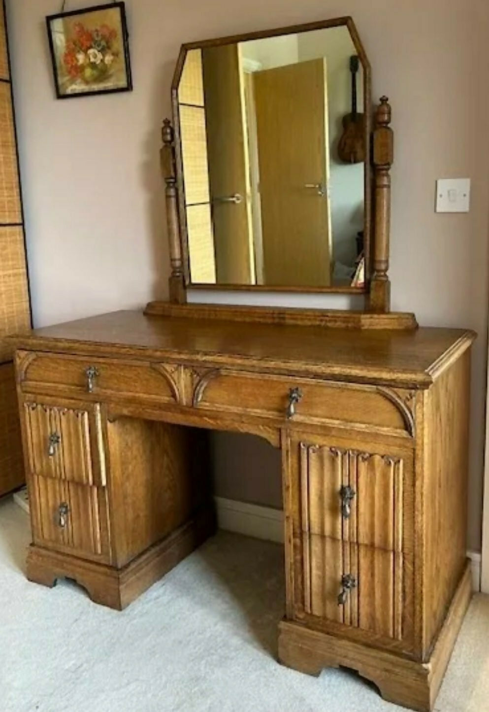 Hand Crafted Oak Linenfold Carved Old Charm Dressing Table And Mirror