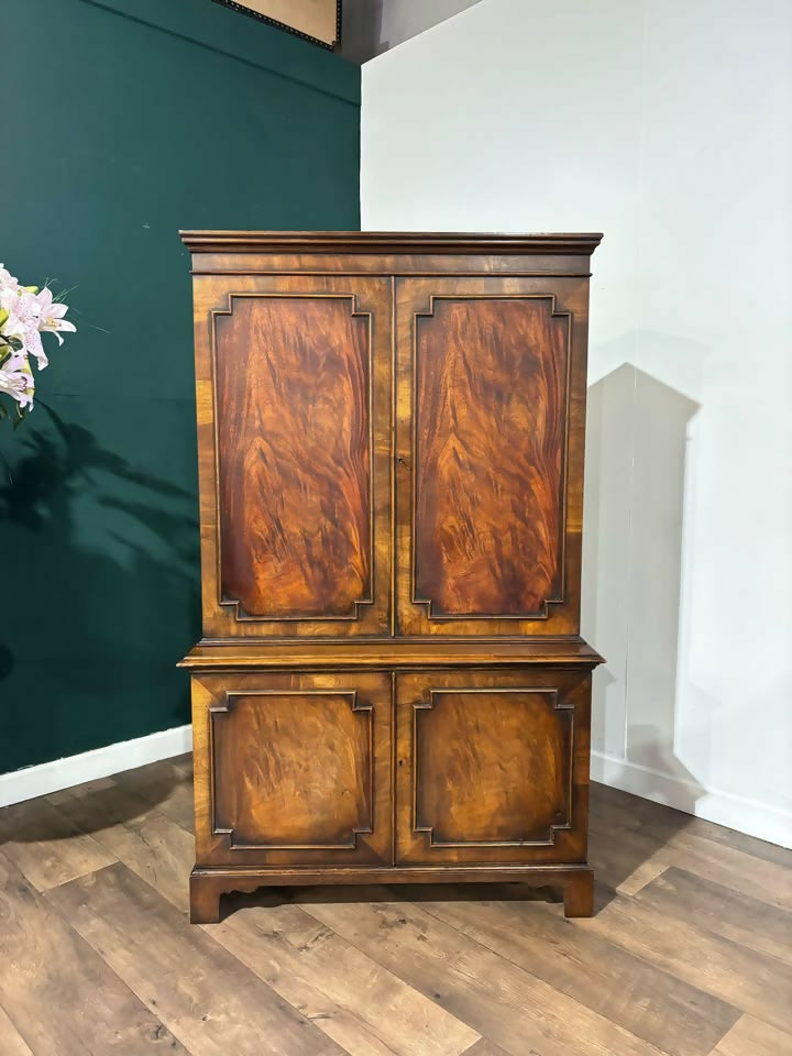 Reproduction Mahogany Cabinet2