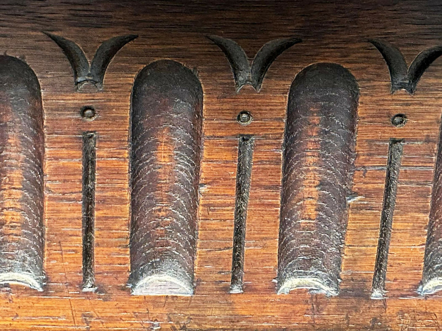 Titchmarsh & Goodwin Oak Draw Top Extending Dining Table / Draw Leaf Table