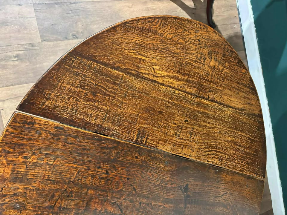 Early Georgian Oak Drop Leaf Gateleg Tablec