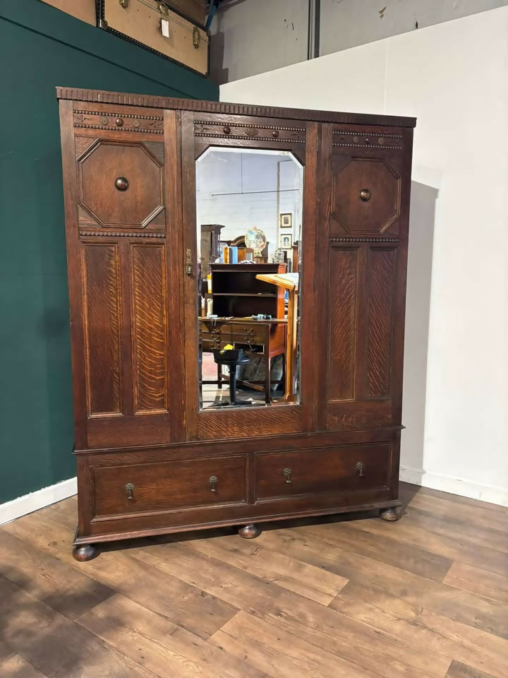 Vintage Oak Panelled Wardrobe with Central Mirror Doornn