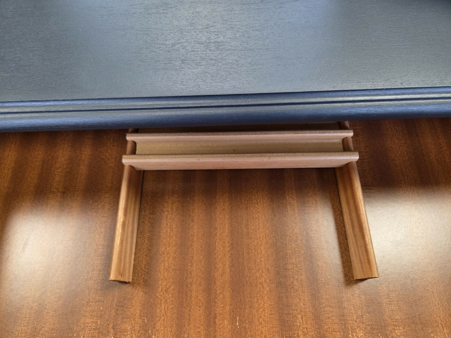 MEREDEW Triple Mirrored Dressing Table/Desk