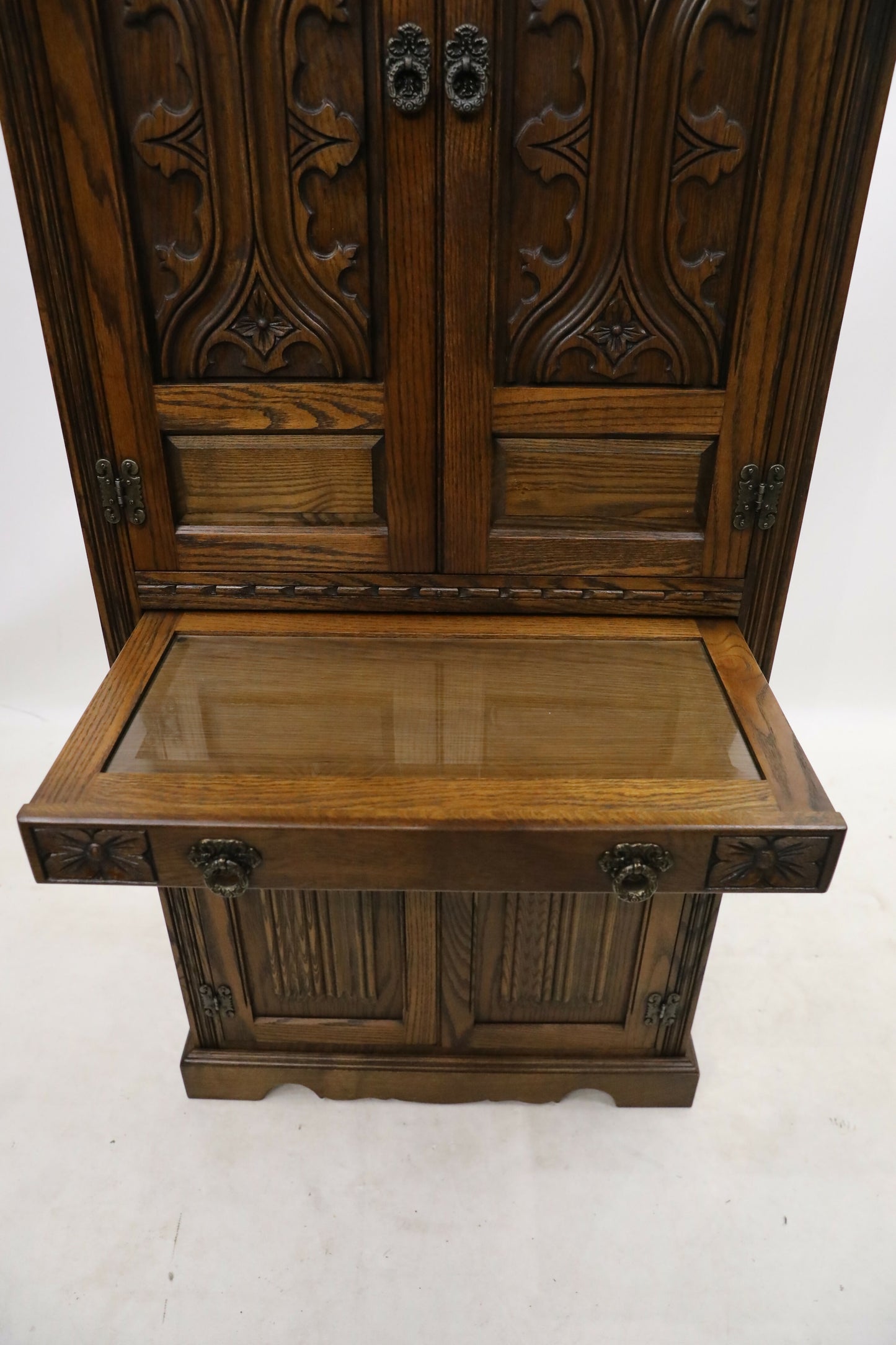 Old Charm Tall Cocktail Cabinet With Wine Rack For 24 Bottles FREE UK Delivery. SBR9035/2304D