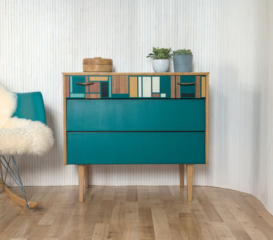 Painted mid-century Avalon Yatton chest of drawers
