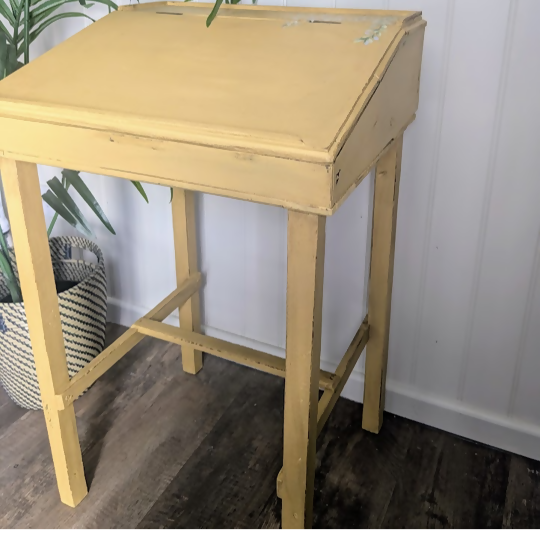 Small Desk R01041 11