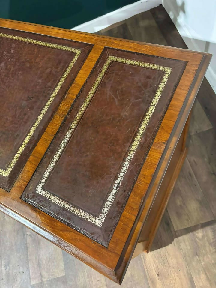 Reproduction Oak Twin Pedestal Deskx