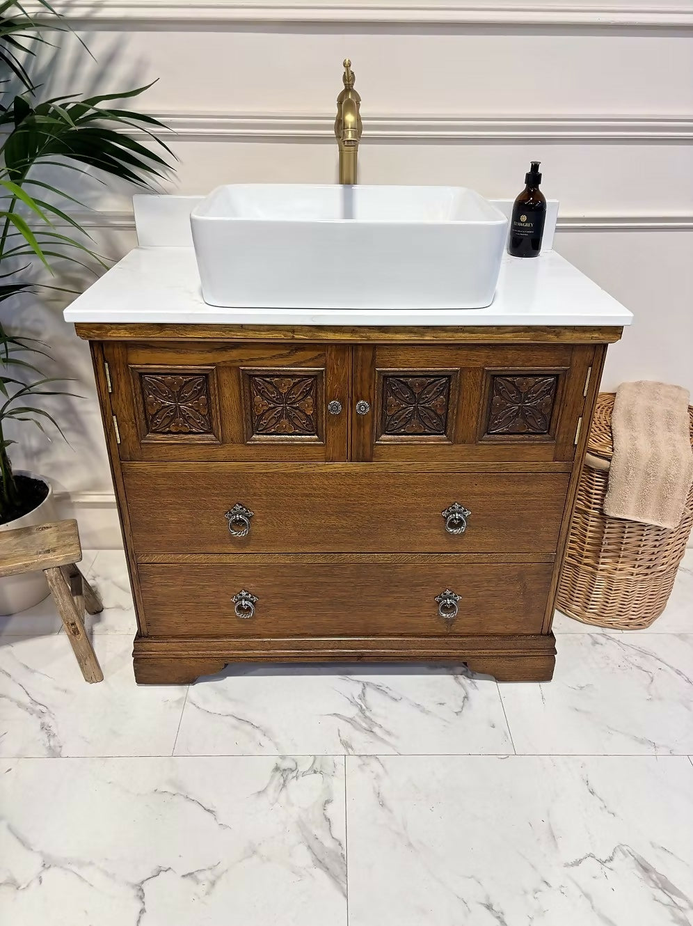 Traditional Bathroom Vintage Vanity Unit With Tap - Henry VII