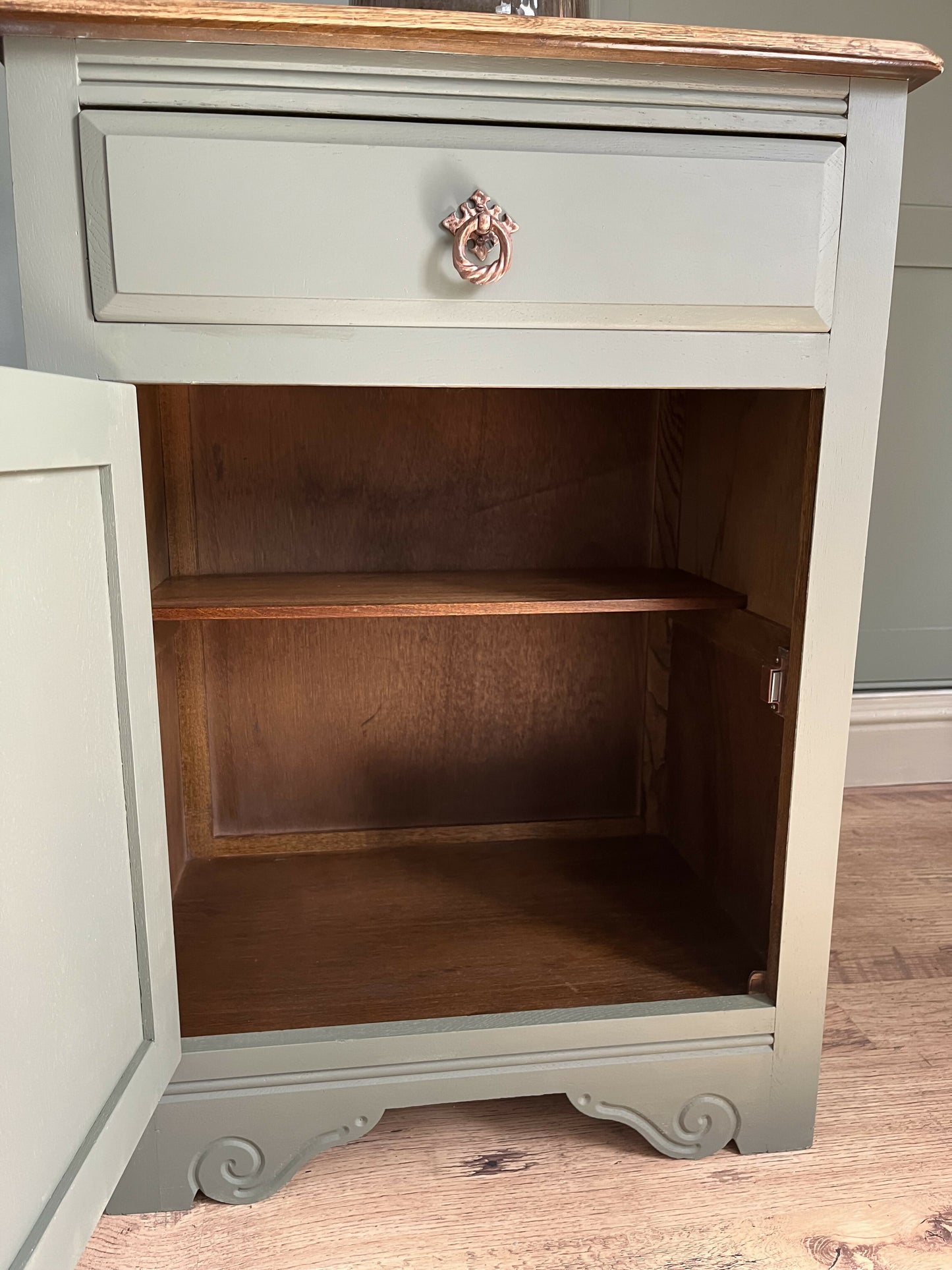 Old Charm Oak Cabinet