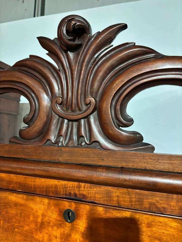 Victorian Gentleman's Sentry Wardrobe4
