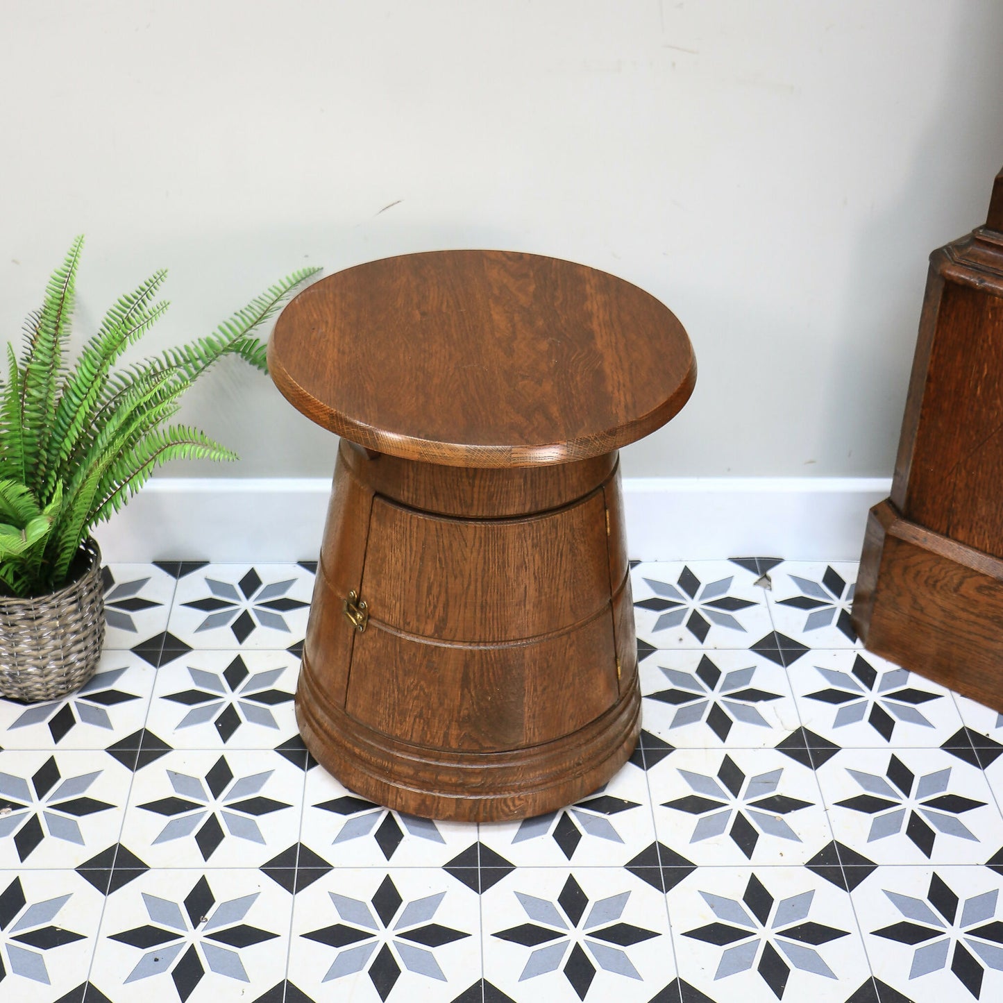 Oak Barrell Style Occasion Table Side Table with Cupboard