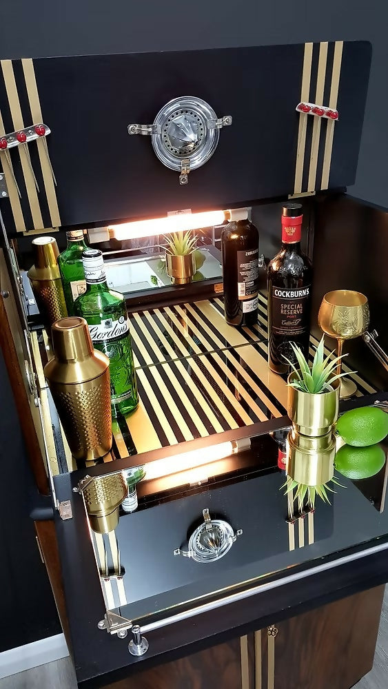 "Manhattan', Drinks Cocktail Cabinet, Drinks Cabinet, Gin Bar, Vintage 1950's.