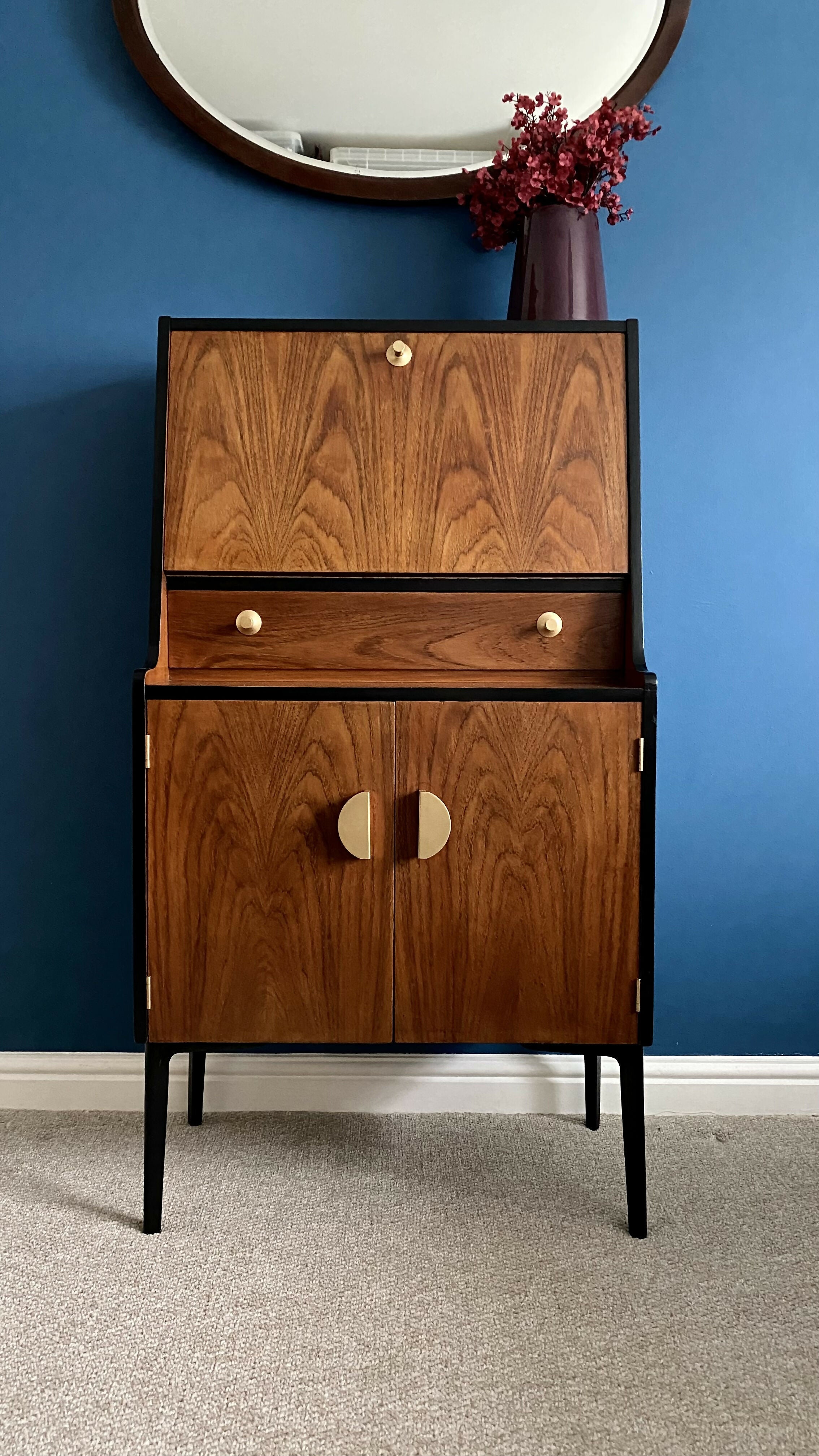 Mid Century Writing Bureau – Upcite