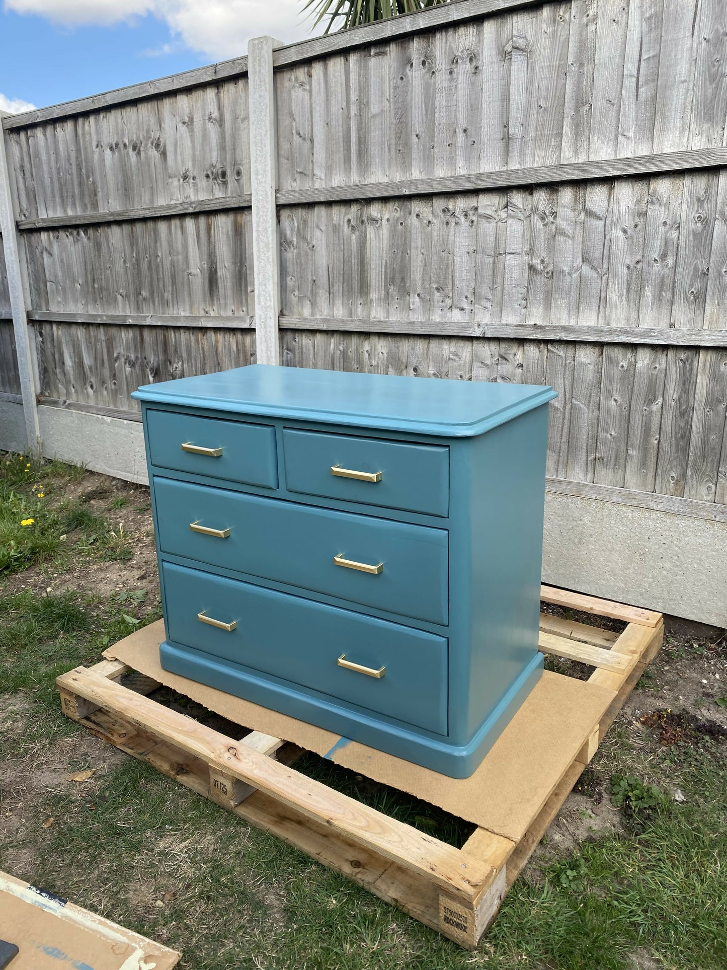 Deep Blue Serenity Chest – Golden Details for a Touch of Luxury