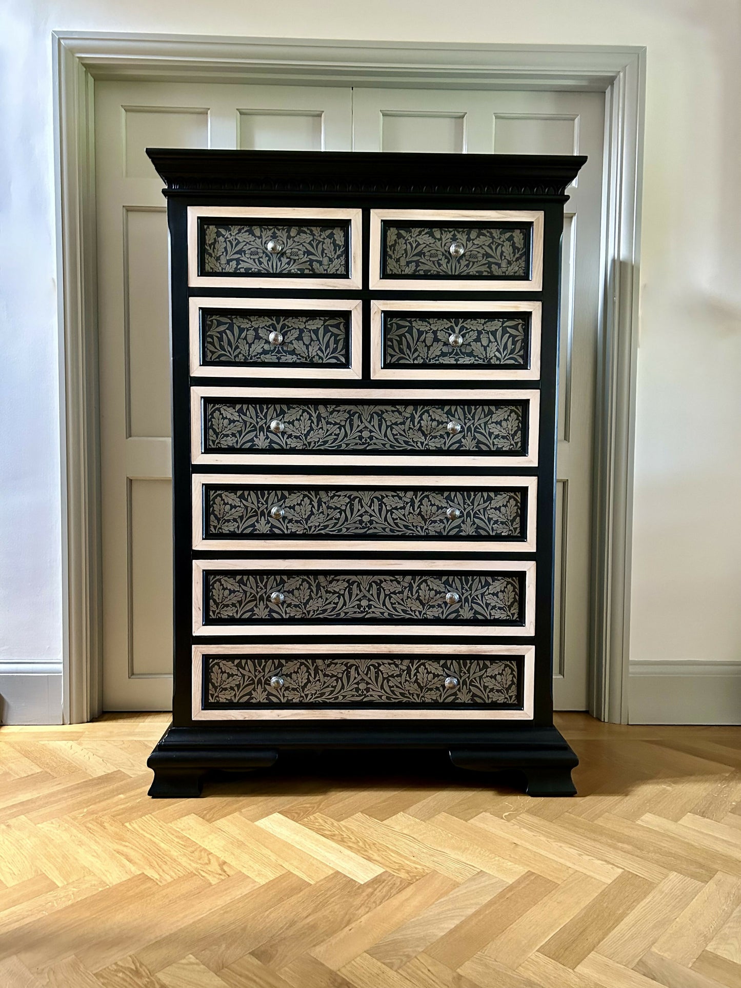 Chest of Drawers. Solid wood. Large. Handpainted. William Morris style.