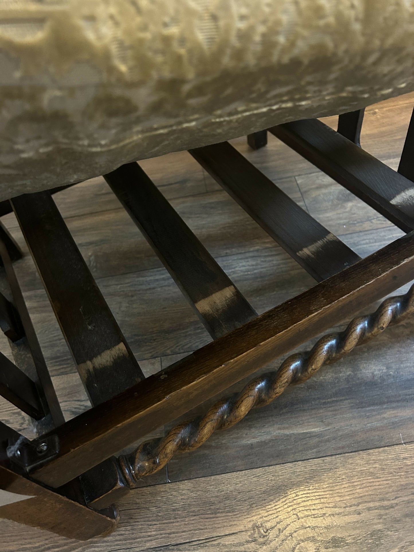 Antique 1910 Oak Reclining Gentleman’s Chair