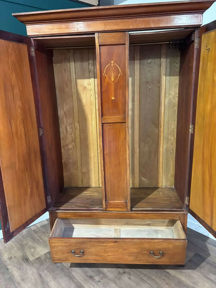 Edwardian Walnut Double Wardrobexcx