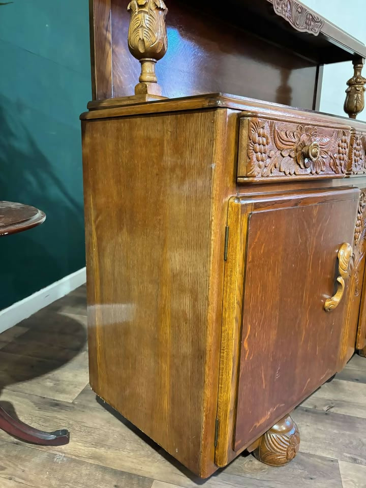 Vintage Honey Oak Carved Sideboardn