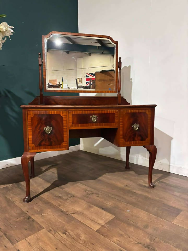 Vintage Mahogany Dressing Table with Bevelled Mirrorxc