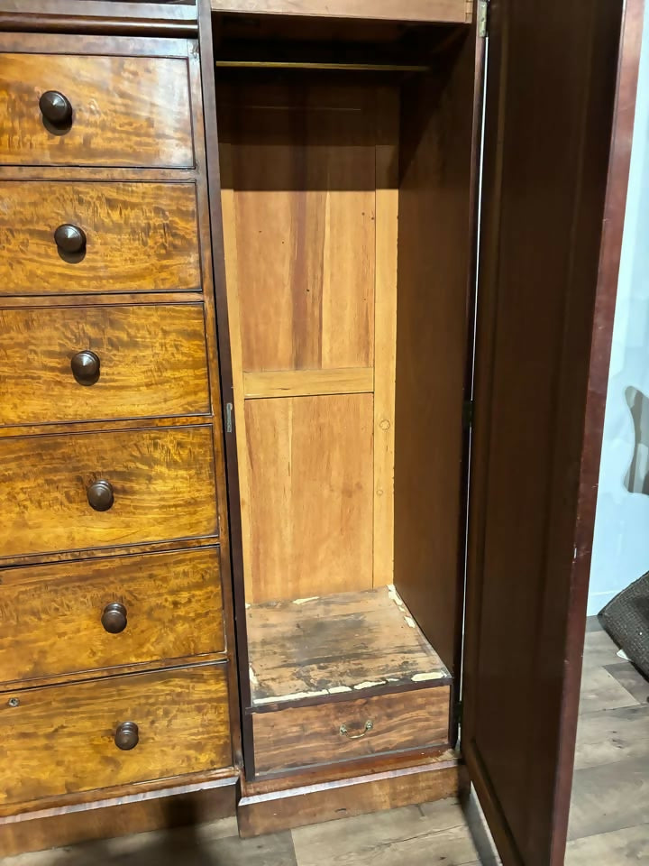 Victorian Gentleman's Sentry Wardrobe1