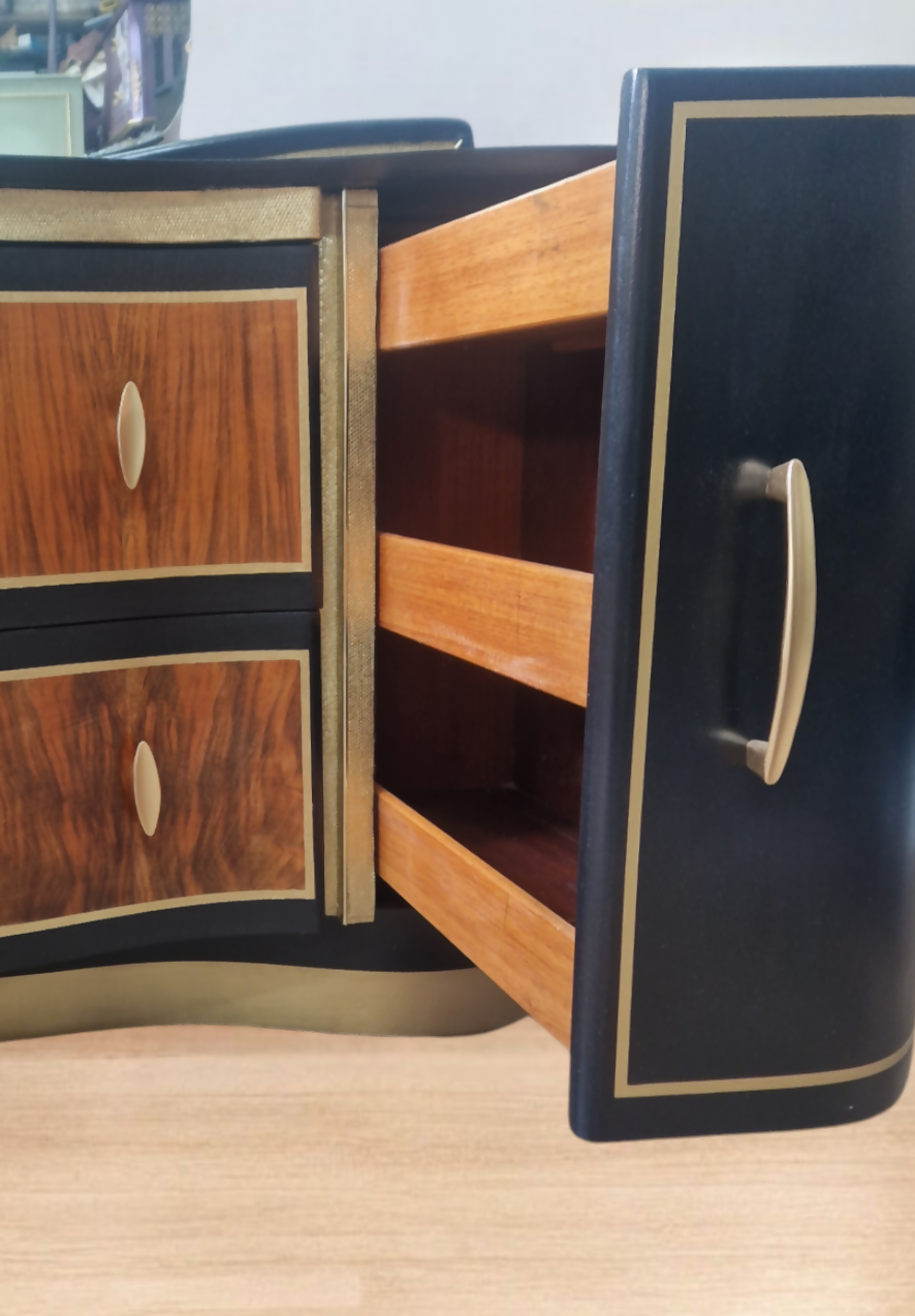 Art deco dressing table in black and gold