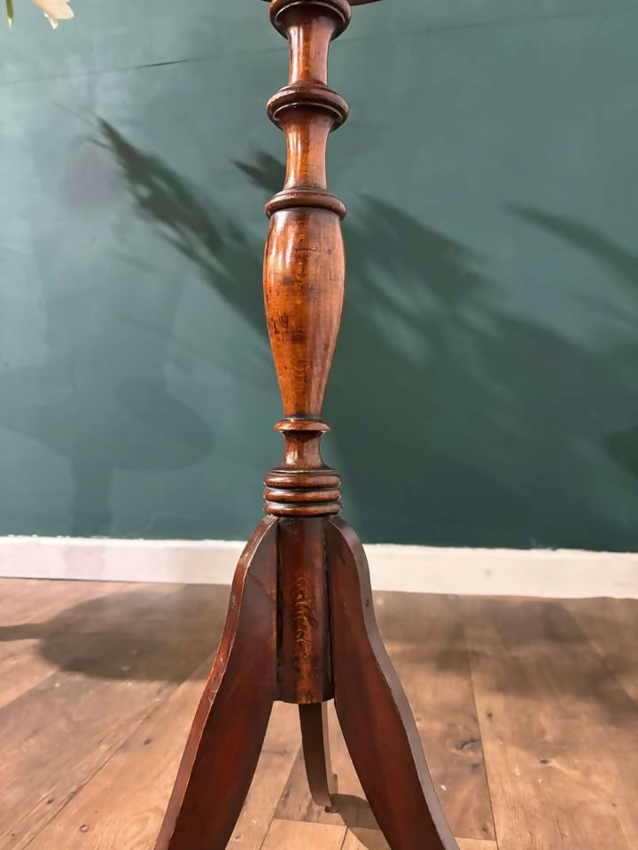 Victorian Mahogany Plant Standnn