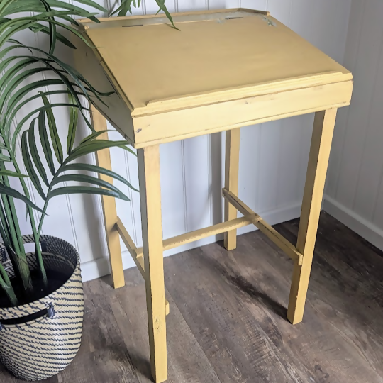 Upcycled Small Desk R01041 8
