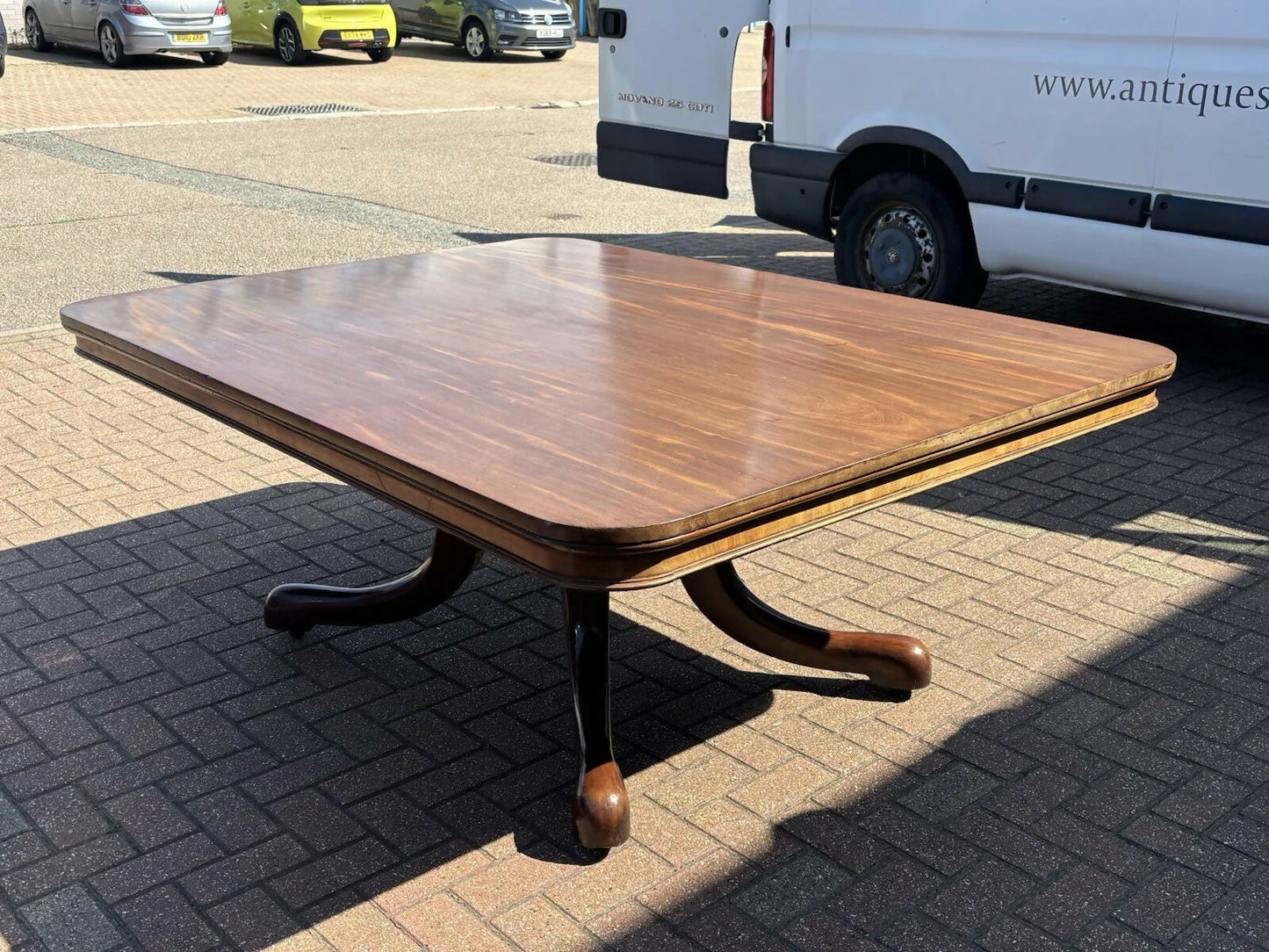 Large Antique Mahogany Dining Table & 8 Chairs.