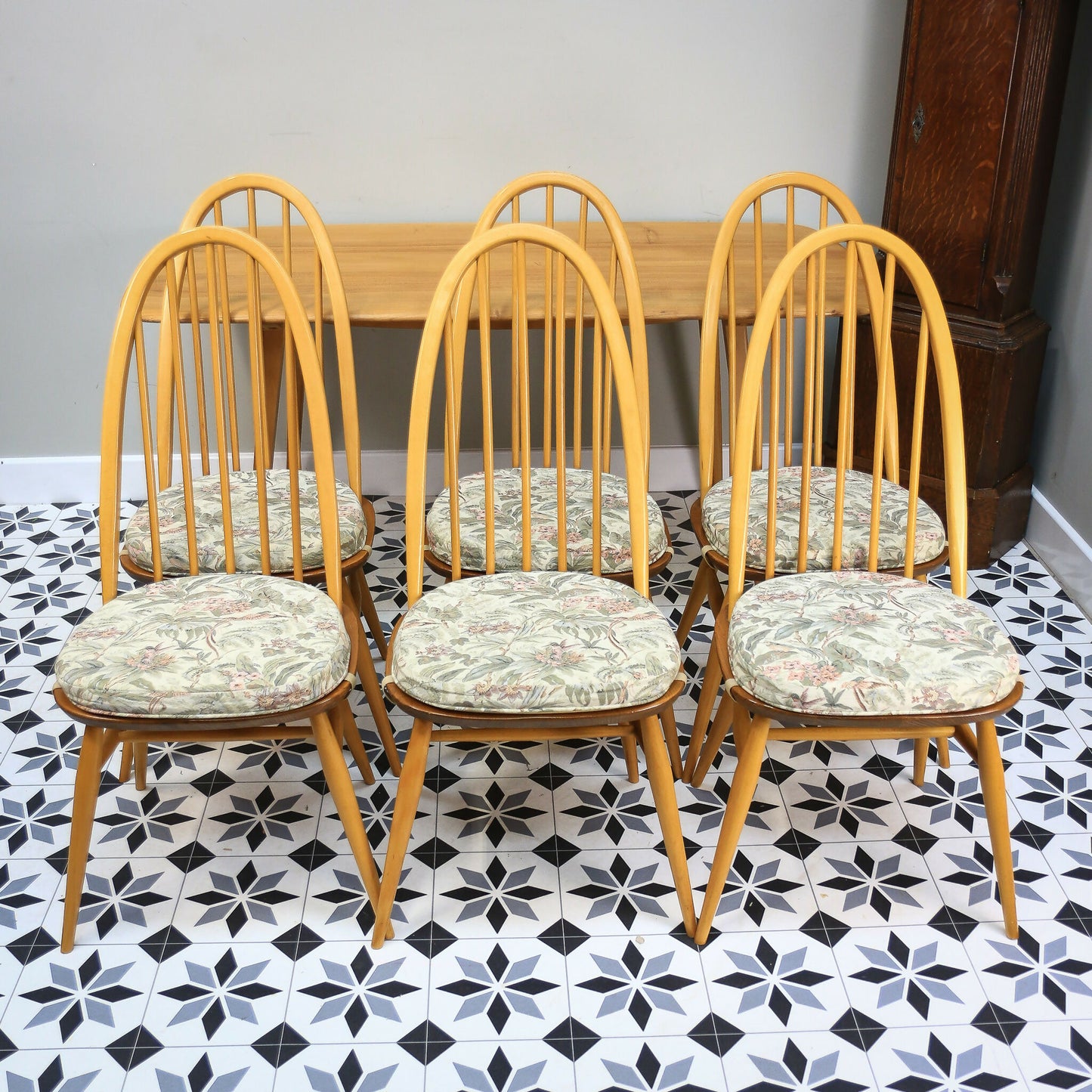 Six Ercol Quaker 365 Chairs and Ercol Plank Dinnig Table in Elm and Beech