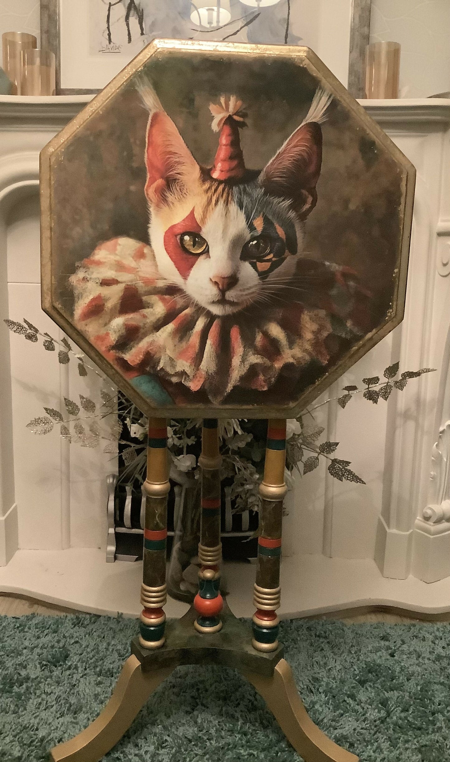 Clown cat occasional portrait table