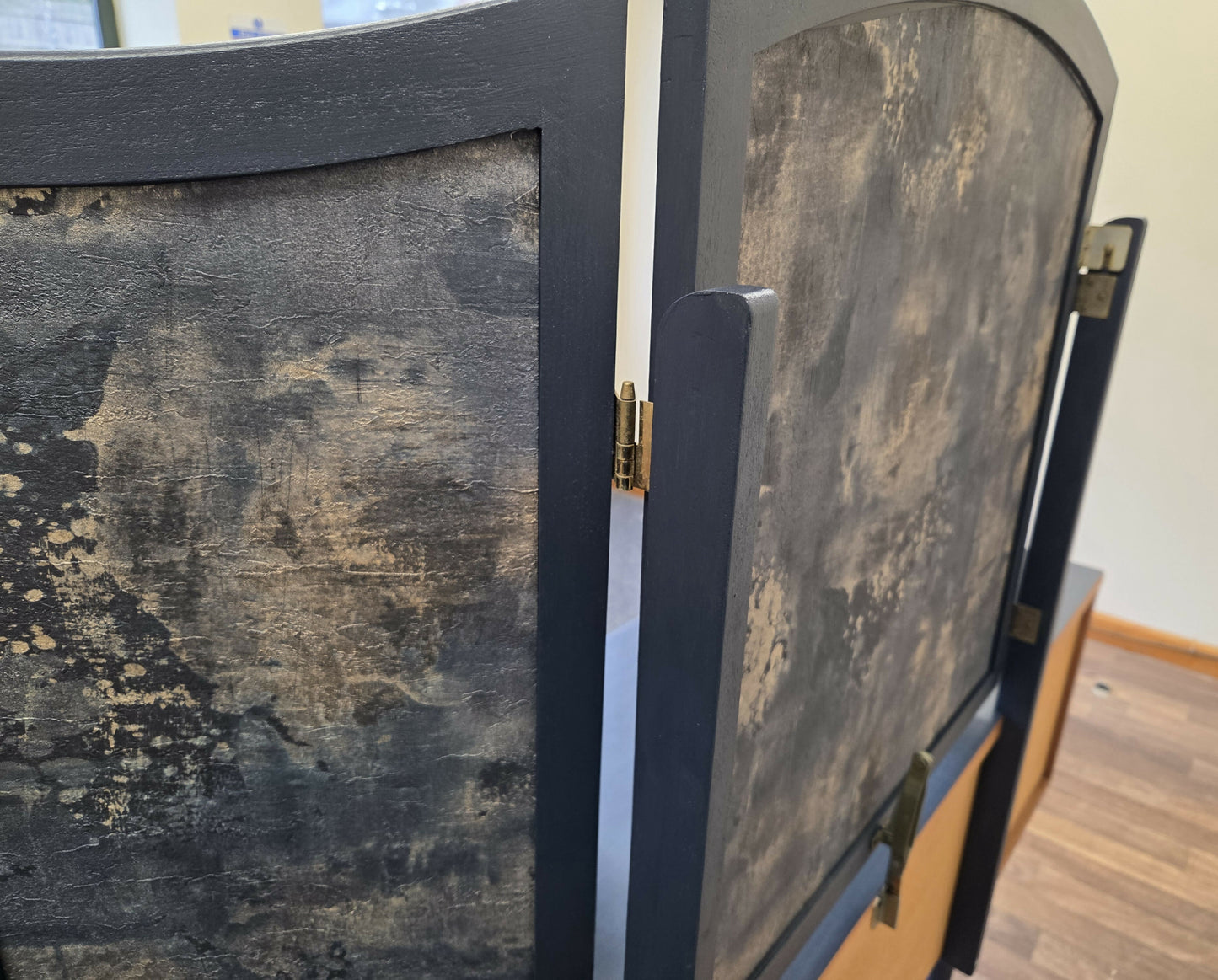 MEREDEW Triple Mirrored Dressing Table/Desk