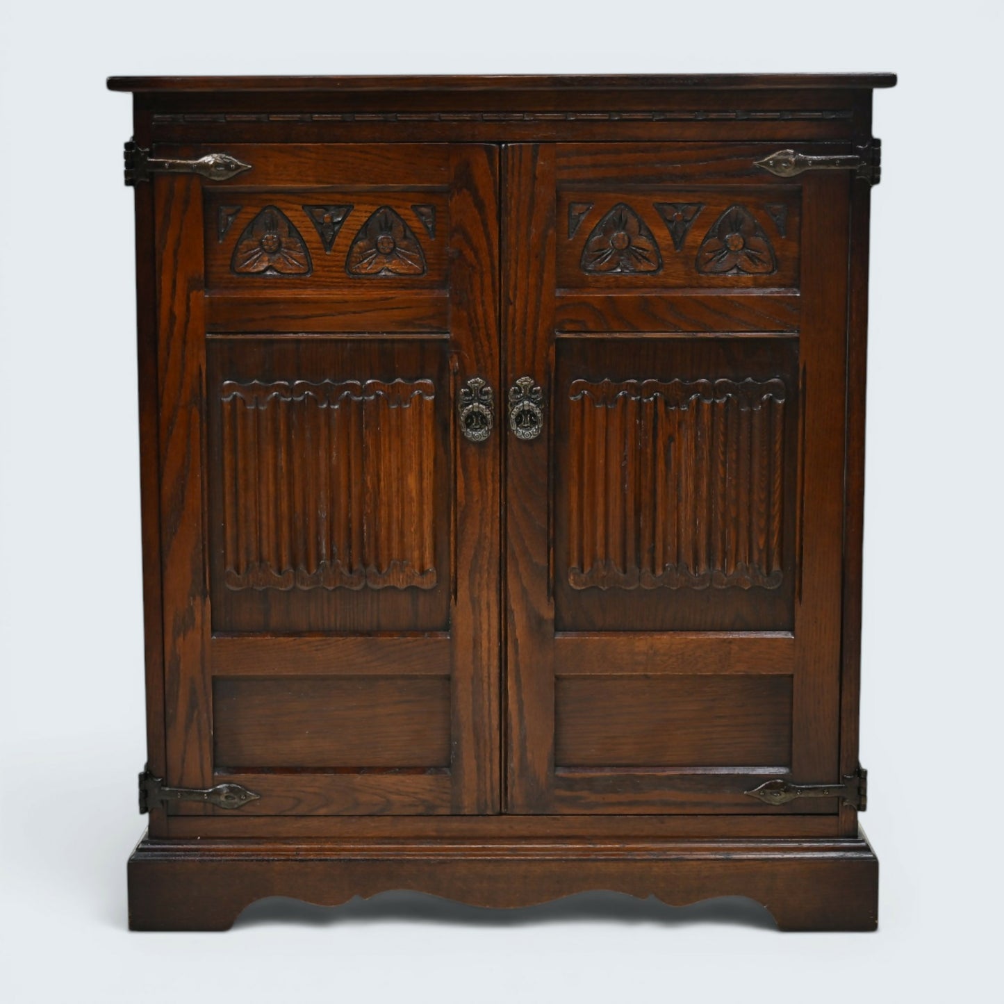Old Charm Oak TV Video Cabinet Cupboard Light Oak Model 2053 FREE UK Delivery