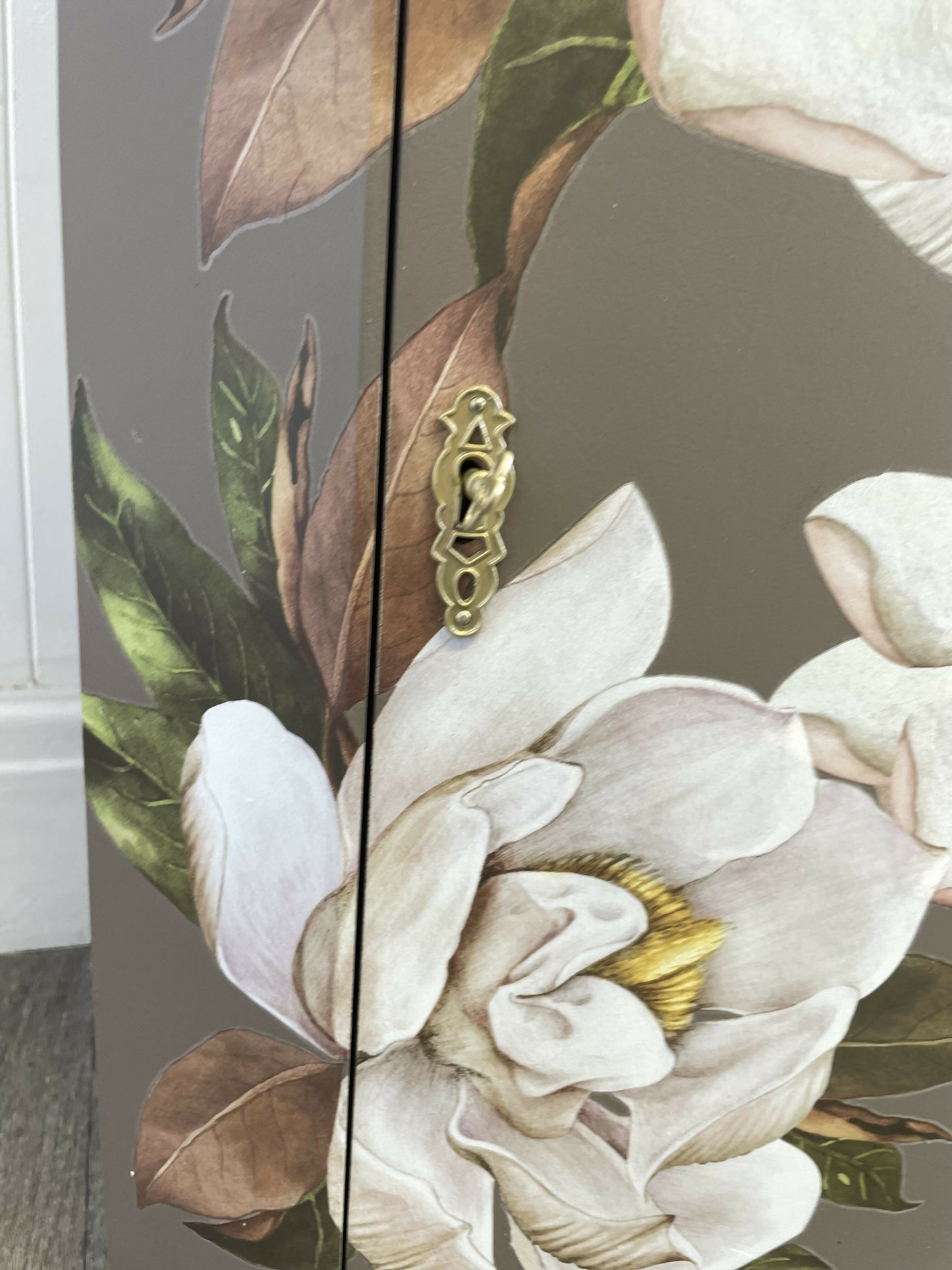 Beige Brown Glazed Corner Display Cabinet With Magnolia Flower Design
