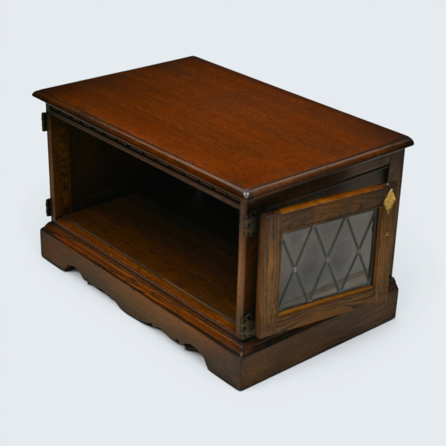 Old Charm TV Stand Linenfold Doors Model #2172 Tudor Brown Oak FREE UK Delivery