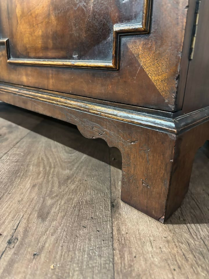 Reproduction Mahogany Cabinet5675